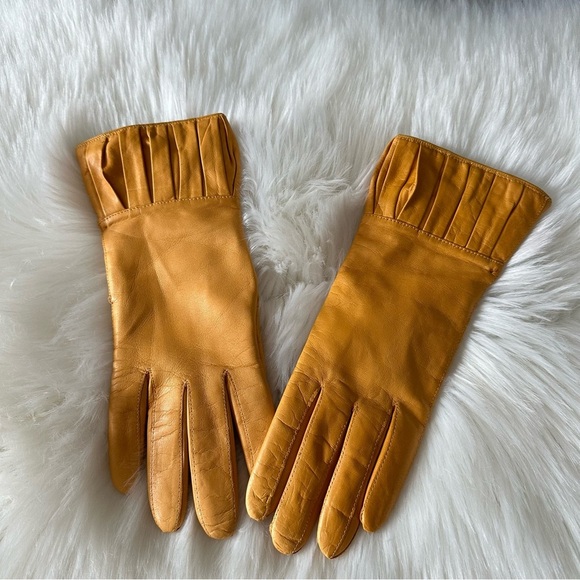 Genuine Leather Yellow Gloves 100% Cashmere Lining Sz 7 Italy - Picture 1 of 7
